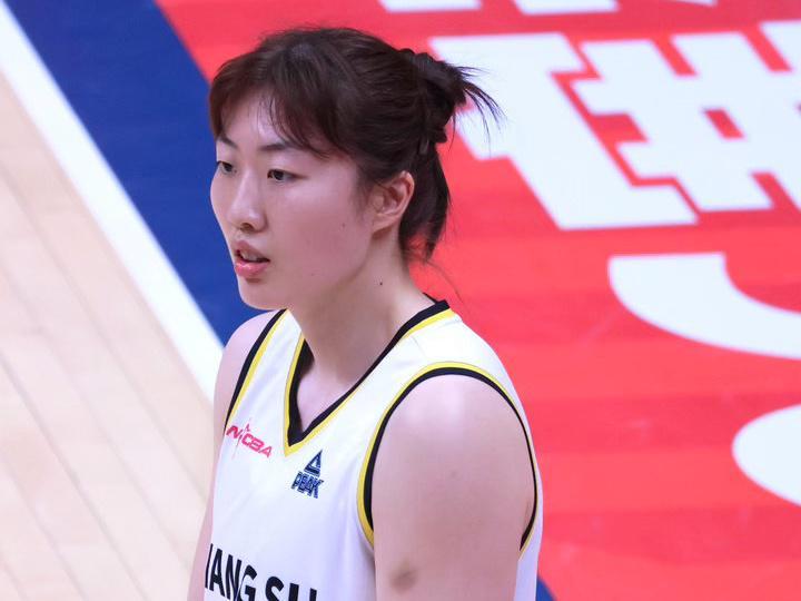 世界杯官方直播客户端下载入口-轰16分+4记三分!中国女篮24岁1米86王牌真稳:未来闯荡WNBA?